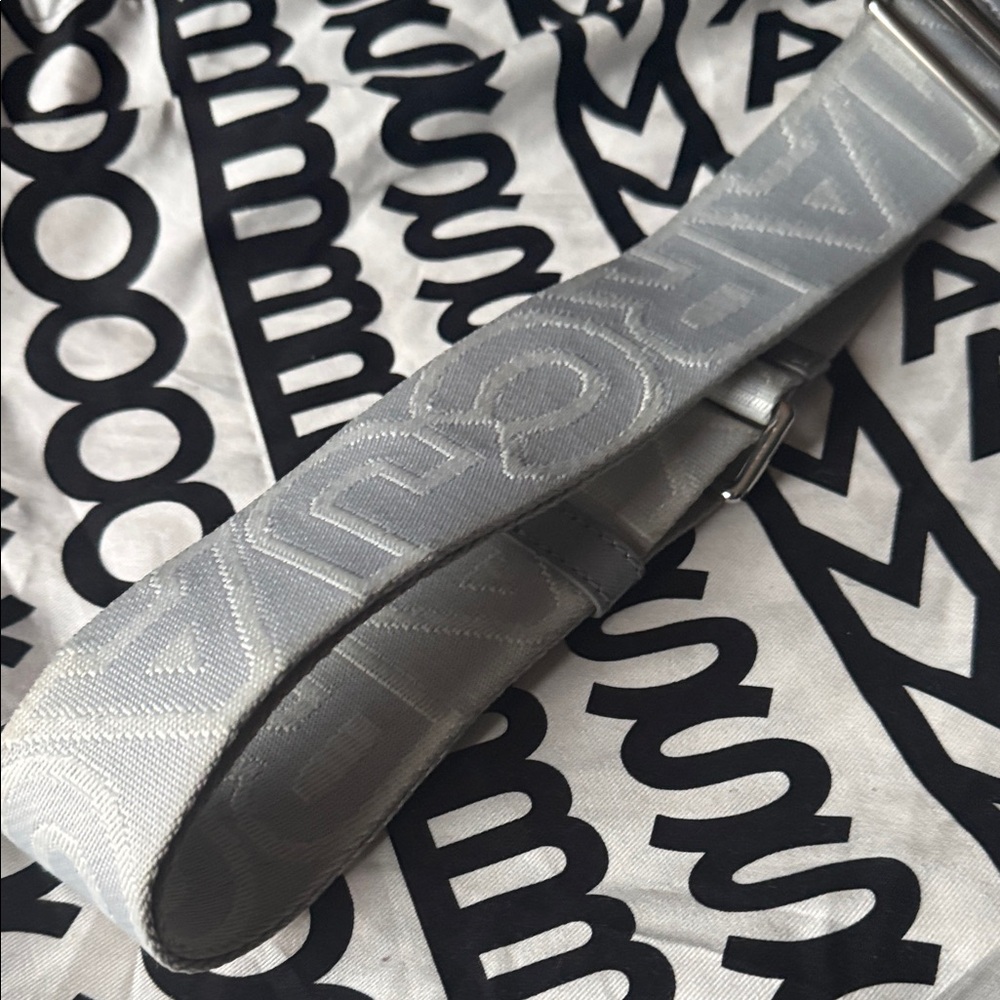 Stylish Silver Women's Accessory - Picture 3 of 3